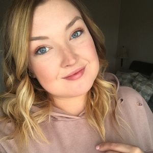 Meet your Posher, Rebecca